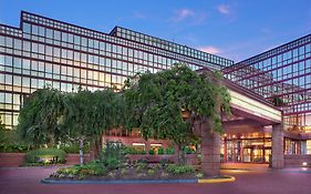 LaGuardia Plaza Hotel